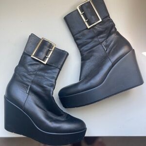 LEATHER WEDGE BOOTS SIZE 37 (7)